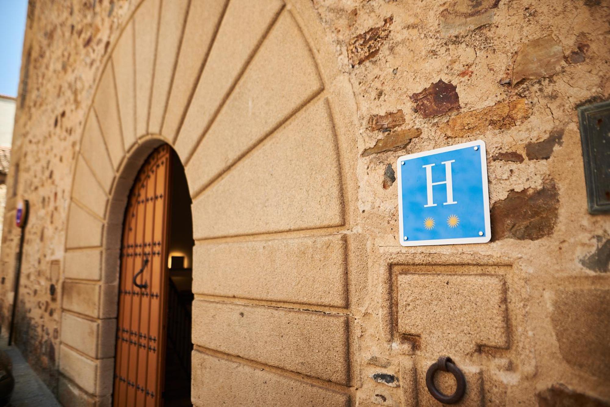 Hotel Casa Palacio Pereros Caceres Exterior photo